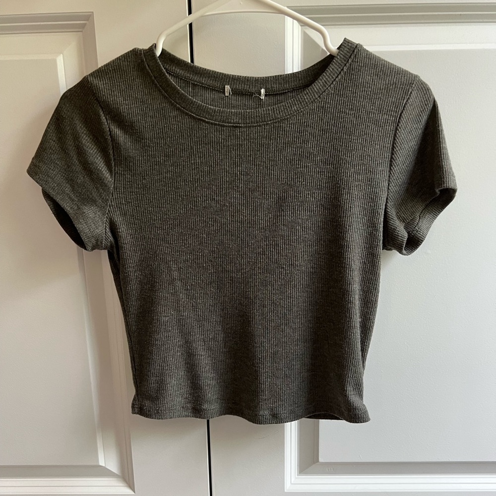 dark grayish green crop top!